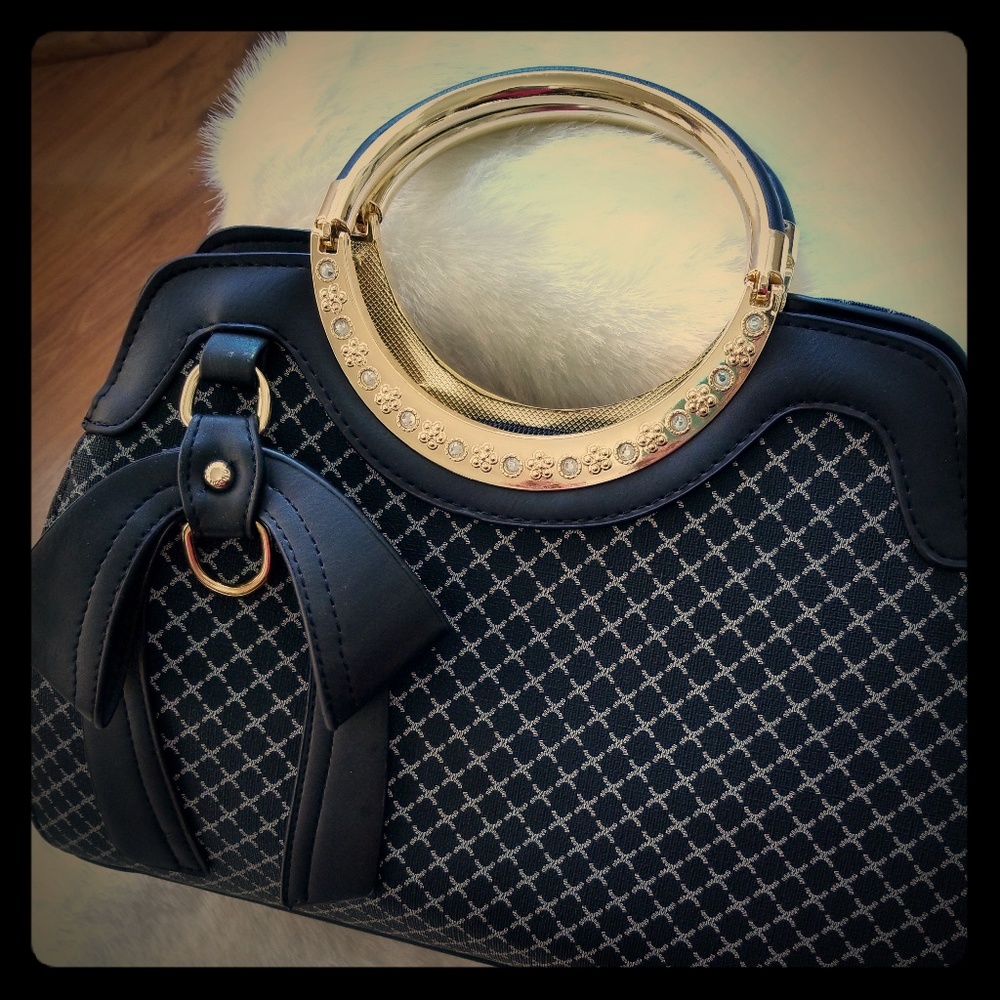 NWOT Black and White Fashion  Handbag